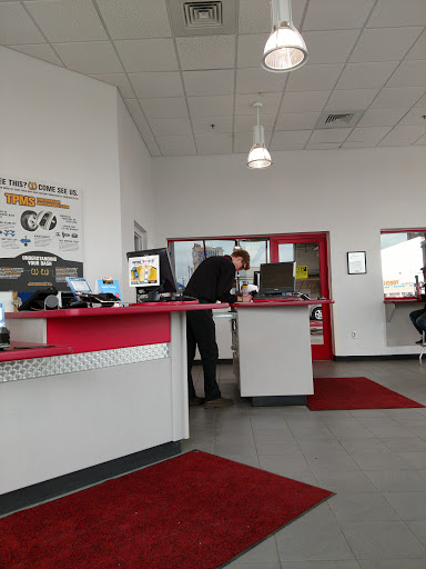 Tire Shop «Discount Tire Store - Maple Grove, MN», reviews and photos, 16485 County Rd 30, Maple Grove, MN 55311, USA