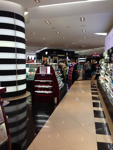Cosmetics Store «SEPHORA», reviews and photos, 2061 N Montclair Plaza Ln, Montclair, CA 91763, USA