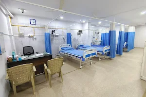 LIFESAVE MULTI-SPECIALITY HOSPITAL image