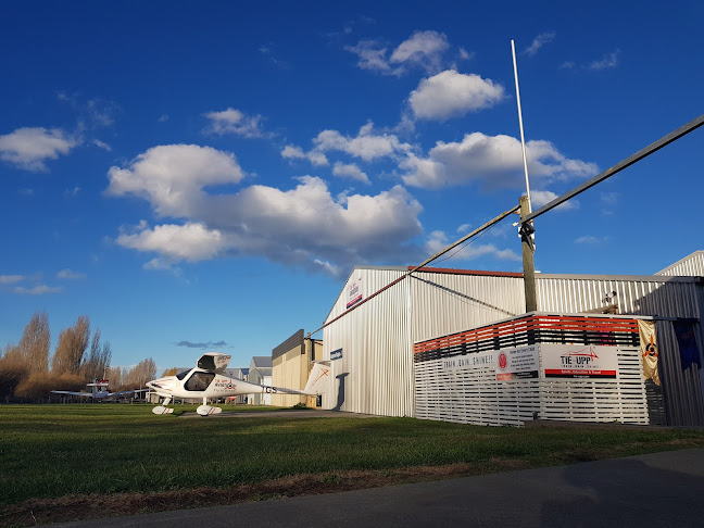 TieUpp Aviation - School
