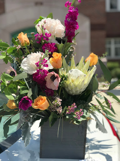 Florist «Florist Fire», reviews and photos, 716 S Village Cir, Tampa, FL 33606, USA