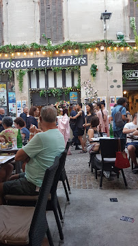 Atmosphère du L'Offset : Restaurant à Avignon rue des teinturiers - n°9