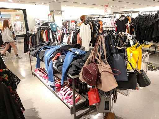 Tiendas para comprar ropa mujer Dallas