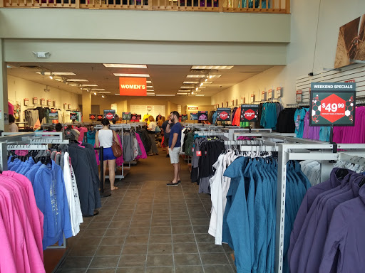 Clothing Store «The North Face Outlet», reviews and photos, 5 Bow St, Freeport, ME 04032, USA