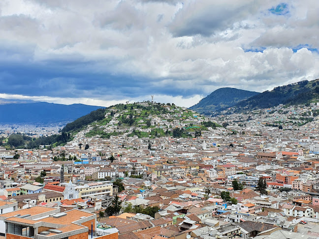 Manuel Samaniego N8-95, Quito 170136, Ecuador