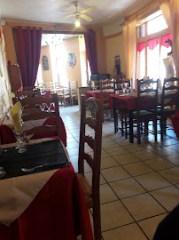 Atmosphère du Restaurant indien Restaurant Nitharsshini à Châtres-sur-Cher - n°3