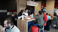 Atmosphère du Restaurant KFC Mont Saint Martin - n°14