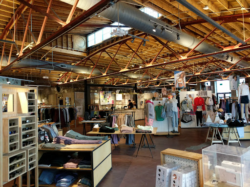Clothing Store «Urban Outfitters», reviews and photos, 1140 Bardstown Rd, Louisville, KY 40204, USA