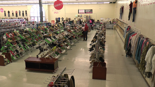 Discount Store «Discount Fashion Warehouse Northland», reviews and photos, 2727 Northland Plaza Dr, Columbus, OH 43231, USA