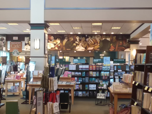 Book Store «Barnes & Noble», reviews and photos, 235 Daniel Webster Hwy, Nashua, NH 03060, USA