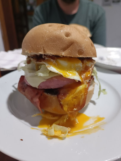 Croqueburguer - C. Sta. Lucía, 2, 06001 Badajoz, Spain