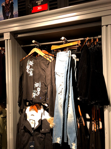 Clothing Store «Hollister Co.», reviews and photos, 19575 Biscayne Blvd #1335, Aventura, FL 33180, USA