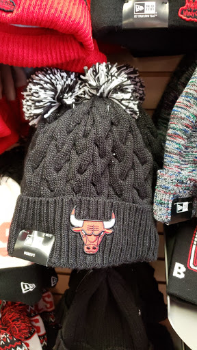 Sportswear Store «Sports Outlet Express», reviews and photos, 386 E Golf Rd, Arlington Heights, IL 60005, USA