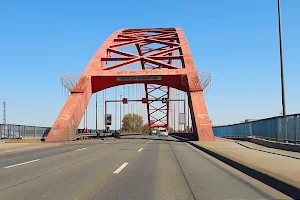 Bridge of solidarity image