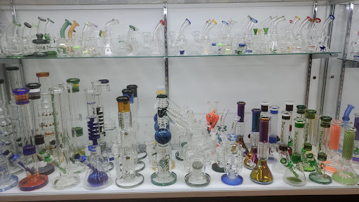 Tobacco Shop «Discount Tobacco Corner», reviews and photos, 5815 E Colonial Dr, Orlando, FL 32807, USA