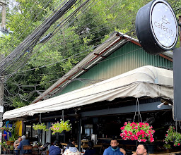 Corner Bar cnx photo