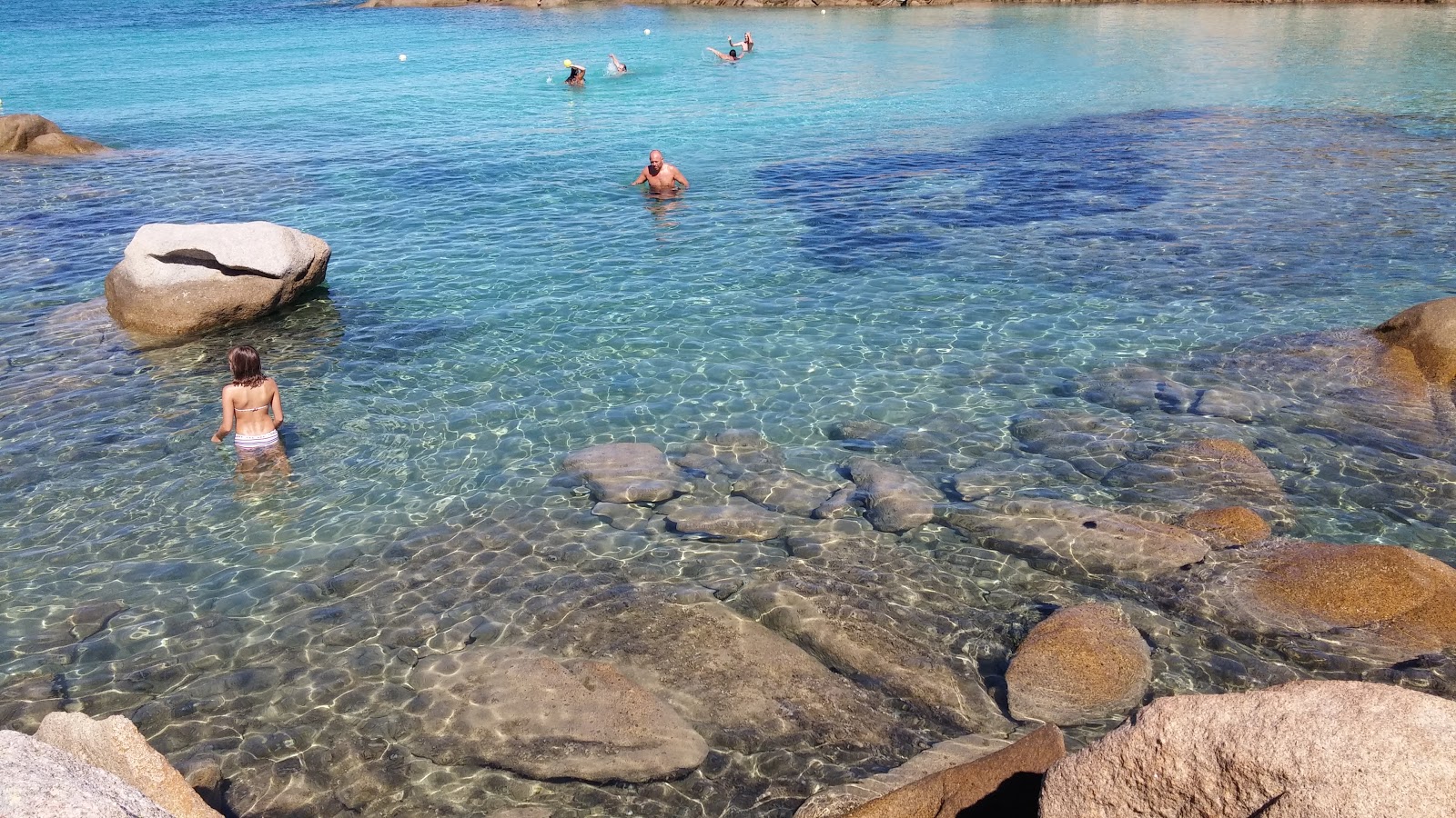 Foto de Cala Serena com pequenas baías