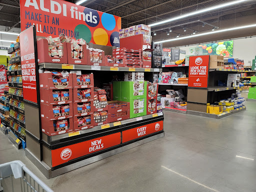 Grocery Store «Aldi», reviews and photos, 367 Sunrise Hwy North Service Rd, Patchogue, NY 11772, USA