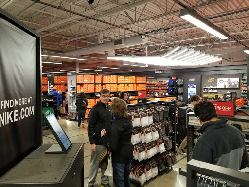 Sporting Goods Store «Nike Factory Store», reviews and photos, 1 Outlet Blvd #600, Wrentham, MA 02093, USA
