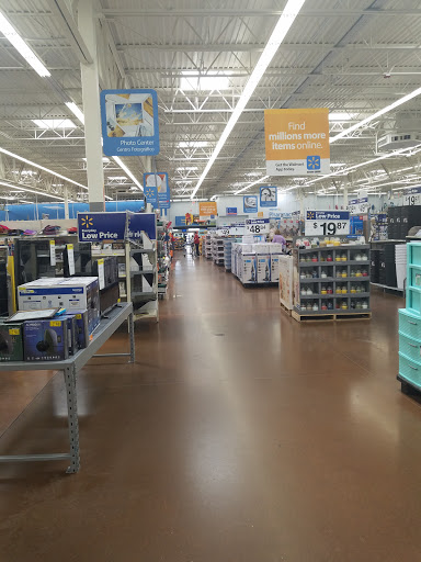 Department Store «Walmart Supercenter», reviews and photos, 3900 Fountain Square Pl, Waukegan, IL 60085, USA
