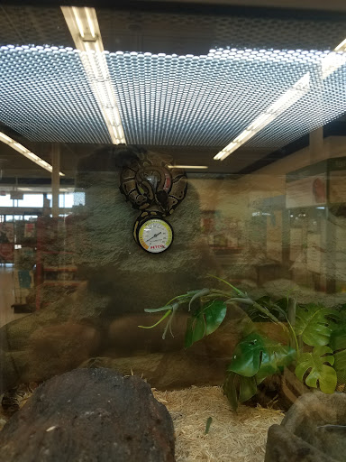 Pet Supply Store «Petco Animal Supplies», reviews and photos, 70 Trinity Point Dr, Washington, PA 15301, USA