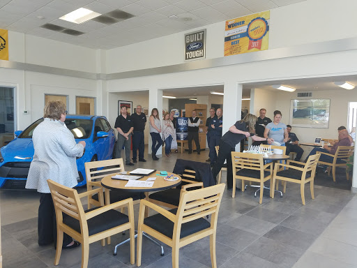 Car Dealer «Gresham Ford», reviews and photos, 1999 E Powell Blvd, Gresham, OR 97080, USA