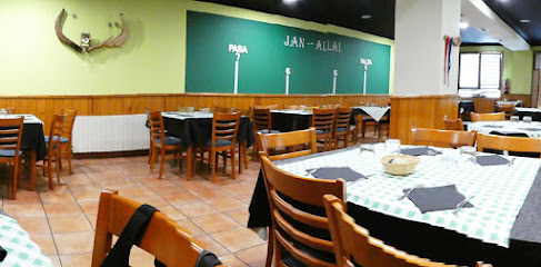 Bar Restaurante Iturrienea Jatetxea - Samuel Picaza Plaza, 29, Bajo, 01110 Santikurutze Kanpezu, Álava, Spain