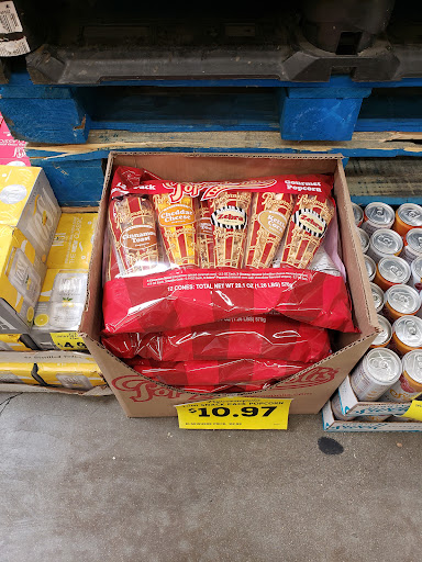 Grocery Store «Grocery Outlet Bargain Market», reviews and photos, 13301 Whittier Blvd, Whittier, CA 90602, USA