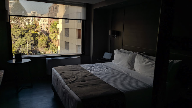 Teléfono de Ugo Hotel