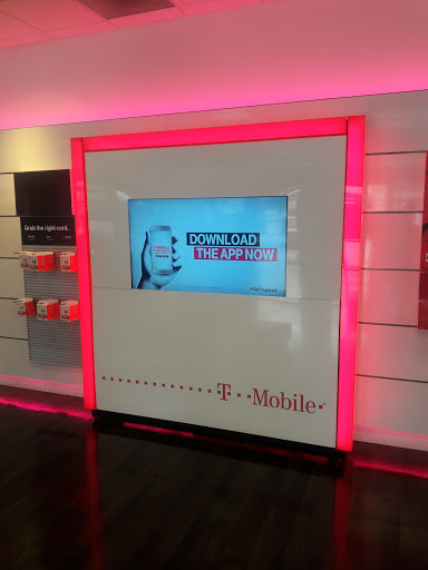 Cell Phone Store «T-Mobile», reviews and photos, 100 Promenade Pkwy A, Fayetteville, GA 30214, USA