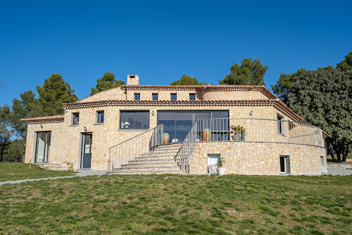 Agence de location de maisons de vacances Homelly - Location de Villas, Appartements et Chalets en France Aix-en-Provence