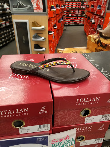 Shoe Store «Shoe Carnival», reviews and photos, 12801 Chenal Pkwy, Little Rock, AR 72211, USA