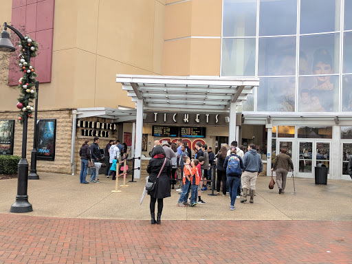 Movie Theater «AMC Avenue Forsyth 12», reviews and photos, 350 Peachtree Pkwy, Cumming, GA 30041, USA