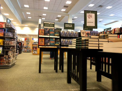 Book Store «Barnes & Noble», reviews and photos, 58 S 32nd St, Camp Hill, PA 17011, USA