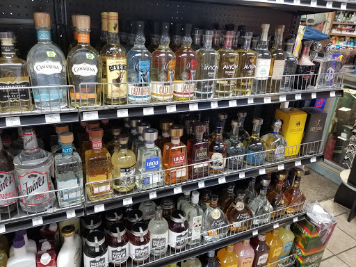 Liquor Store «Super Quick Liquor Store», reviews and photos, 1824 Hubbell Ave, Des Moines, IA 50316, USA