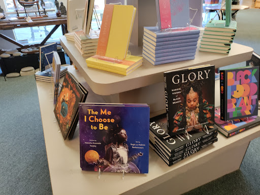 Book Store «Phoenix & Dragon Bookstore», reviews and photos, 5531 Roswell Rd NE, Sandy Springs, GA 30342, USA