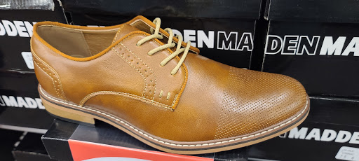 Shoe Store «Shoe Carnival», reviews and photos, 5161 Hinkleville Rd, Paducah, KY 42001, USA