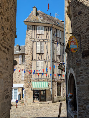 Salon Dame à Saint-Yrieix-la-Perche