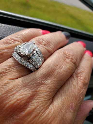 Jewelry Store «Kesslers Diamonds», reviews and photos, 5075 S 76th St, Greenfield, WI 53220, USA