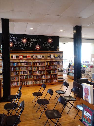 Indy Reads Books, 911 Massachusetts Ave, Indianapolis, IN 46202, USA, 