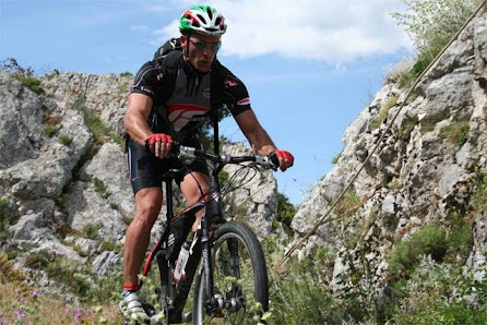 CICLODIPENDENZA - Turismo ciclabile in Abruzzo via Circonvallazione Or. 32/31, 67039 Sulmona AQ, Italia
