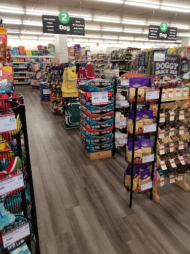 Pet Supply Store «Pet Supplies Plus», reviews and photos, 2480 Albany Ave, West Hartford, CT 06117, USA