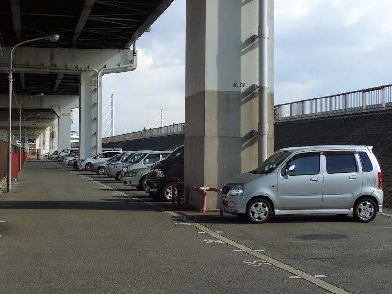 平林南駐車場（阪神高速道路高架下）