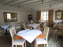 Atmosphère du Les Roches Restaurant et Chambres d’Hôtes à Servant - n°2
