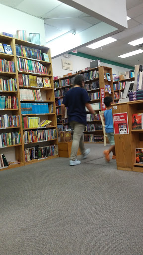 Book Store «Half Price Books», reviews and photos, 770 E Road to Six Flags St, Arlington, TX 76011, USA
