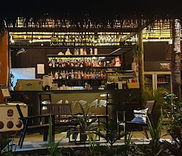 Lakeside bar photo