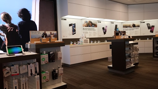 Cell Phone Store «Verizon», reviews and photos, 4415 Commercial St SE, Salem, OR 97302, USA