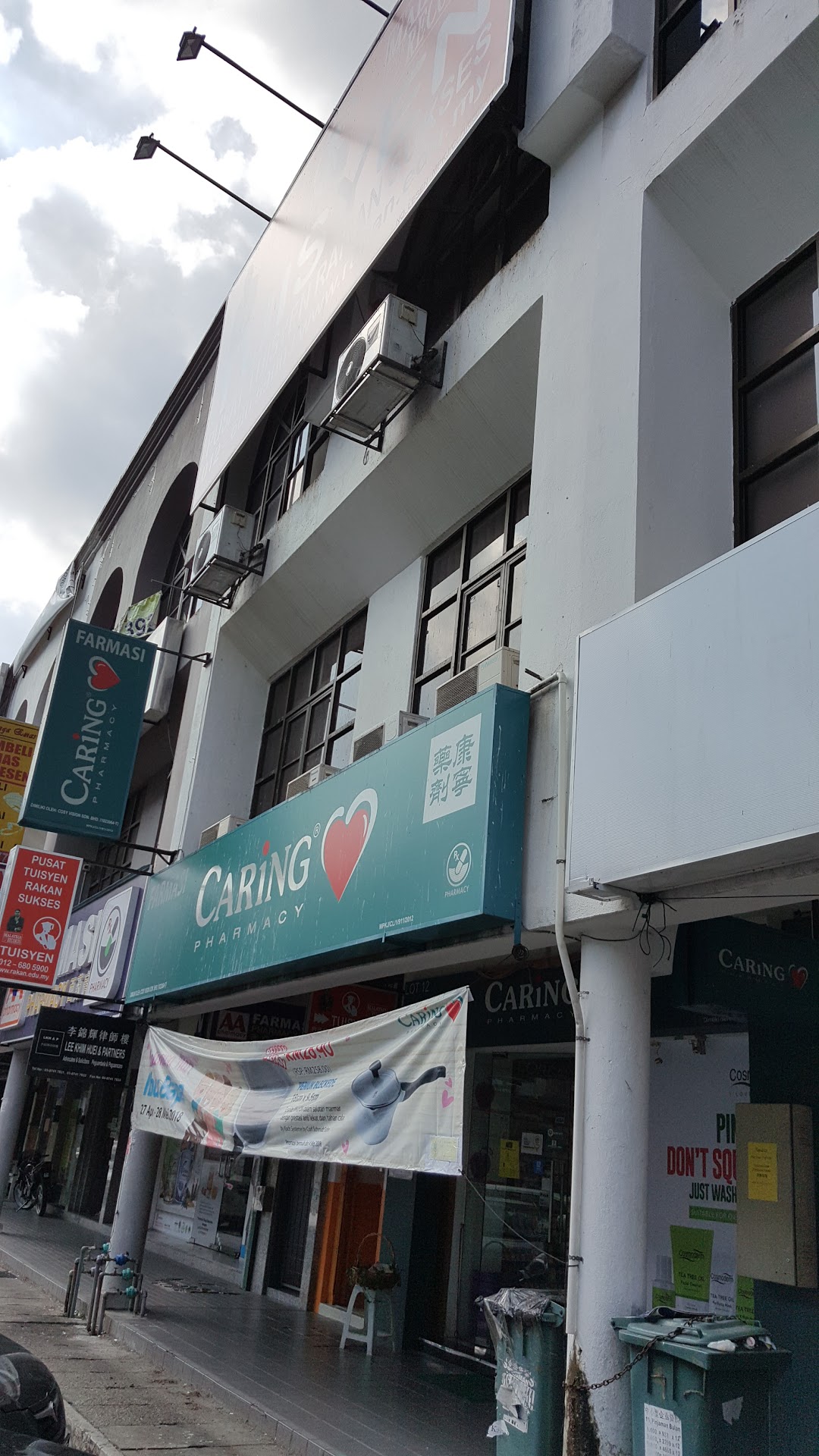 CARiNG Pharmacy Jalan Raja Haroun, Kajang