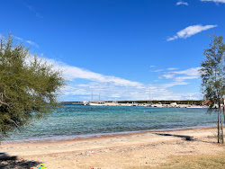 Olib Beach'in fotoğrafı - rahatlamayı sevenler arasında popüler bir yer