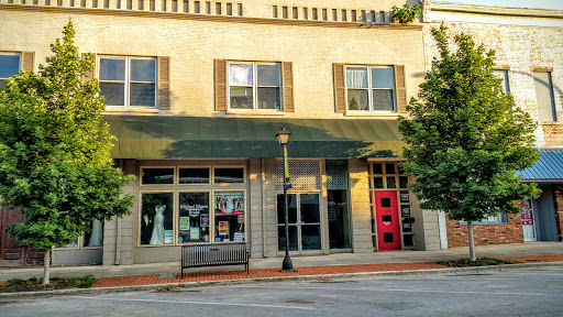 Bridal Shop «Michael Mason Bridal & Photography», reviews and photos, 719 Bank St NE, Decatur, AL 35601, USA